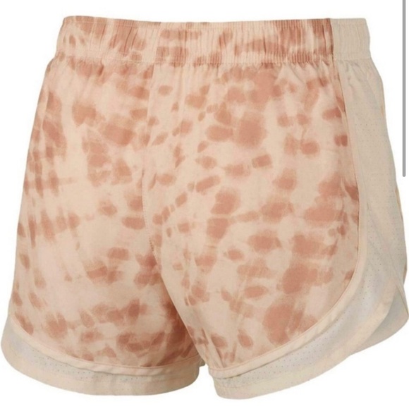 Nike Women's Surf to Sport Tempo Running Short Pink Light Peach M - Picture 2 of 6